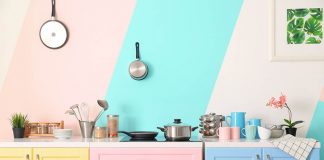 Cocinas de colores con azulejos originales